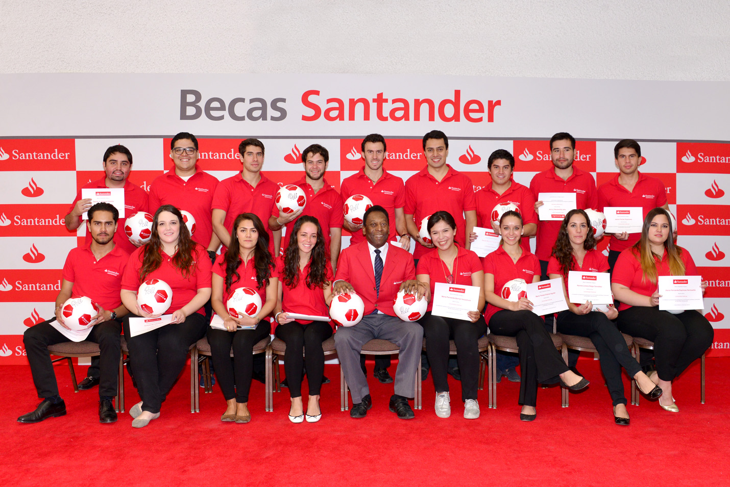 Santander Otorgó 6,300 Becas A Universitarios En México En 2019 ...